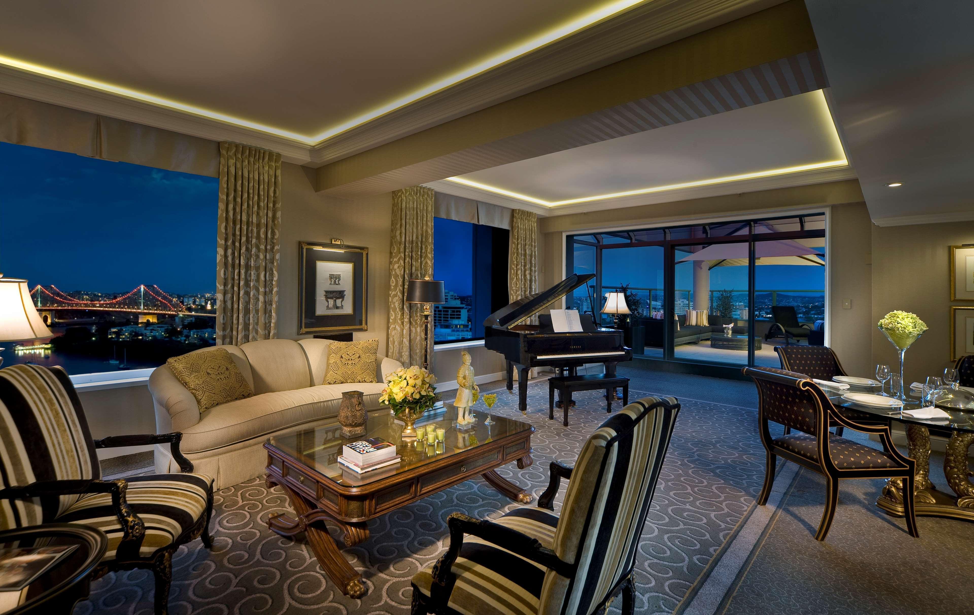 Stamford Plaza 5*