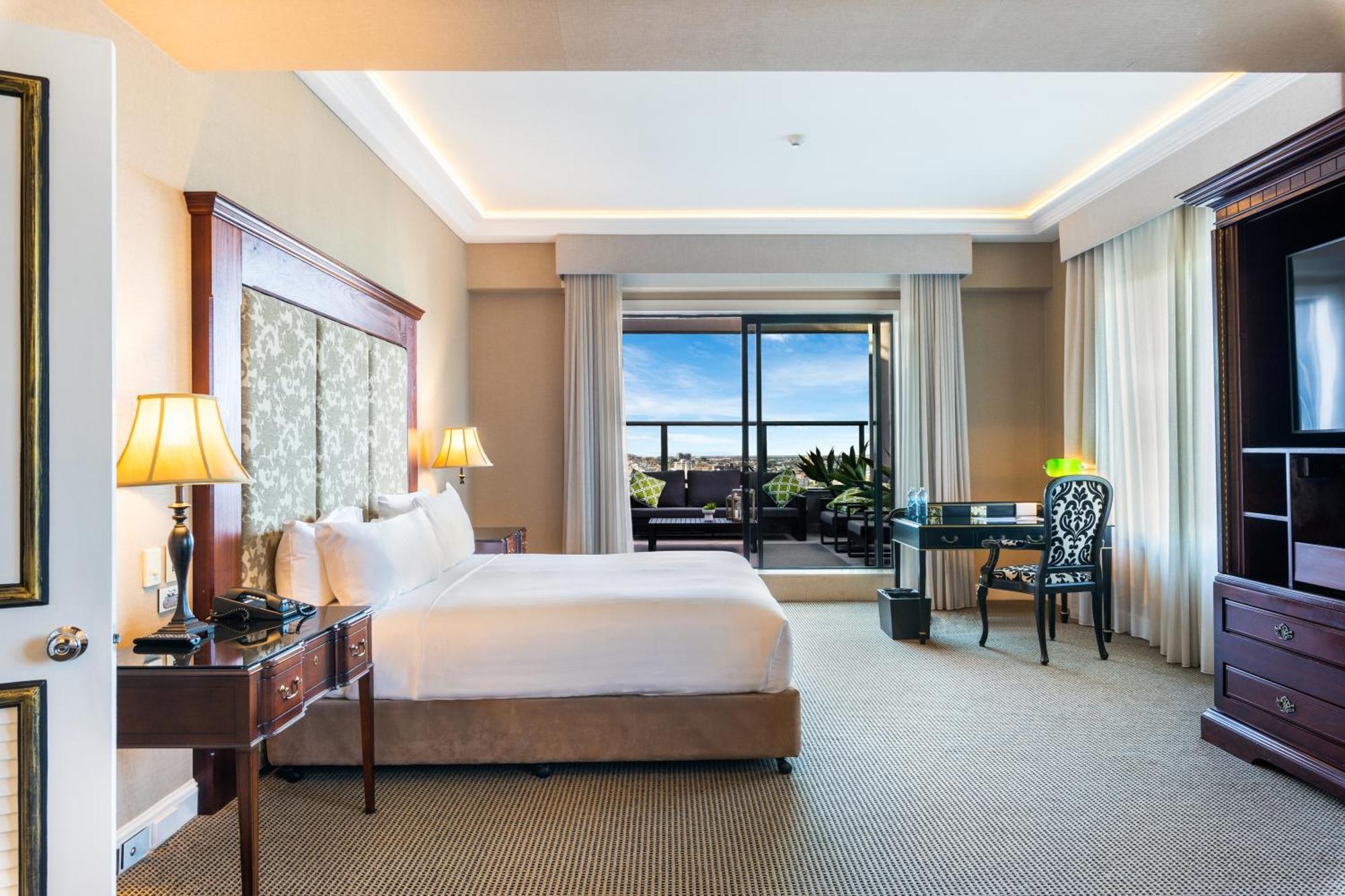 Hotel Stamford Plaza 5*